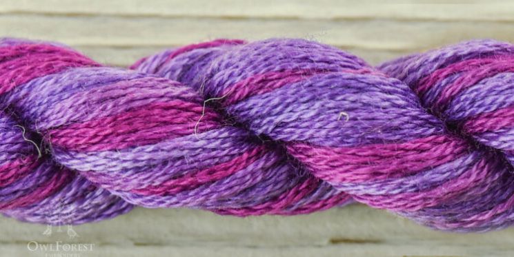 3424 Нитки ручного окрашивания OwlForest на основе DMC, пасма 8 метров Фиалка