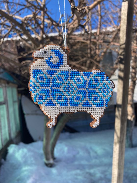 С006-06 Набор для вышивания "Барашек белый с васильковым"  8,5х8