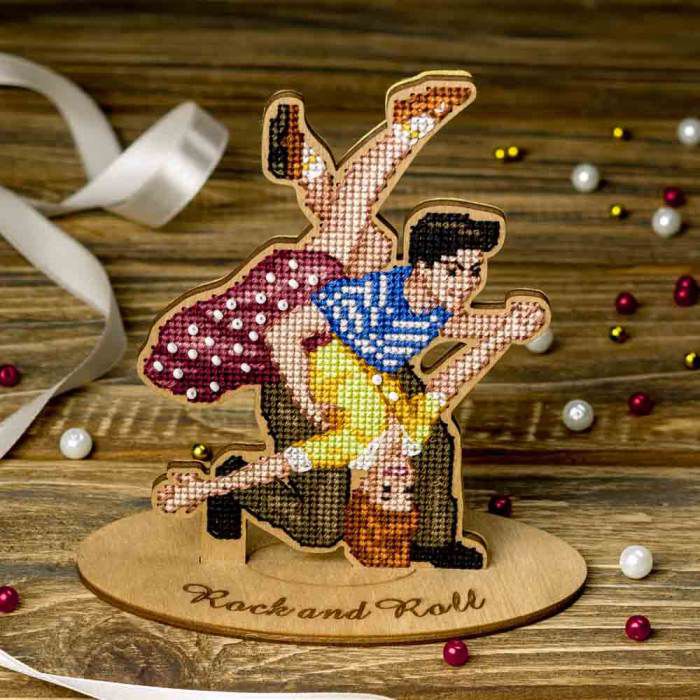 Набор для вышивания нитками по дереву Волшебная страна FLW-027