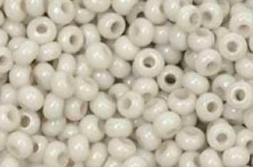 Бисер Preciosa 03441 опаловый белая дымка